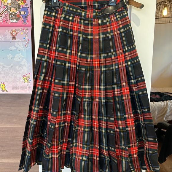Vintage plaid kilt with black leather buckles - Picture 2 of 2